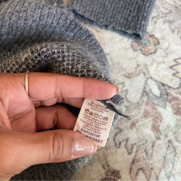 Mystree Gray and Black Patterned Crewneck Sweater - Picture 5 of 9